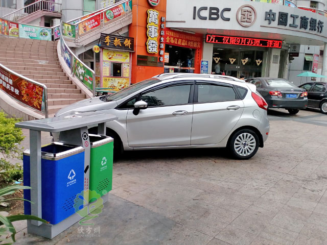 街道戶(hù)外鐵垃圾桶-街道戶(hù)外鐵皮烤漆垃圾桶定制廠家