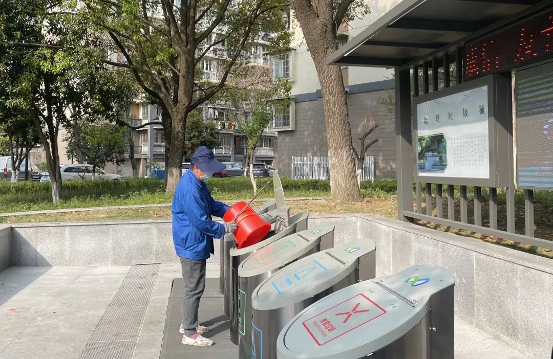 不銹鋼地埋式垃圾桶試點(diǎn)杭州蕭山老舊小區(qū)改造